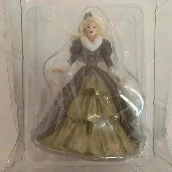 Hallmark Keepsake Ornament Holiday Barbie - Picture 7 of 13